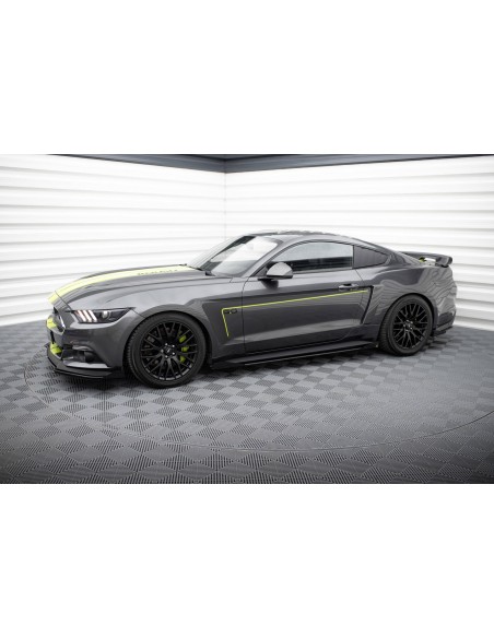 Faldones laterales Street Pro Ford Mustang GT Mk6 (Con flaps)