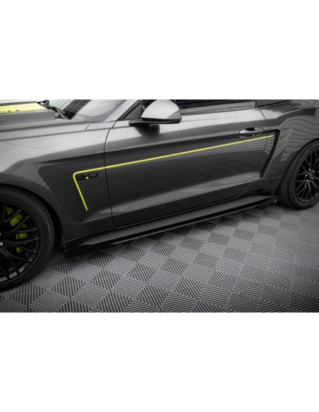 Faldones laterales Street Pro Ford Mustang GT Mk6 (Con flaps)