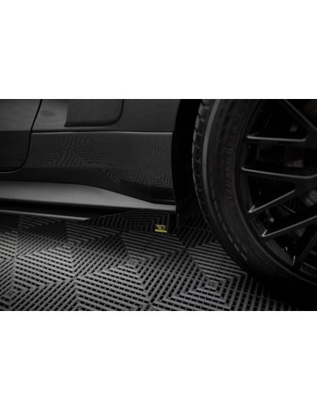 Faldones laterales Street Pro Ford Mustang GT Mk6 (Con flaps)