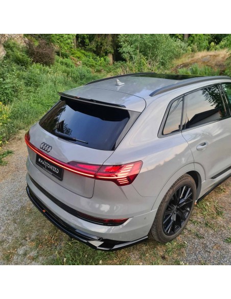 Lip trasero Audi E-tron (S-Line)(Con barras verticales)