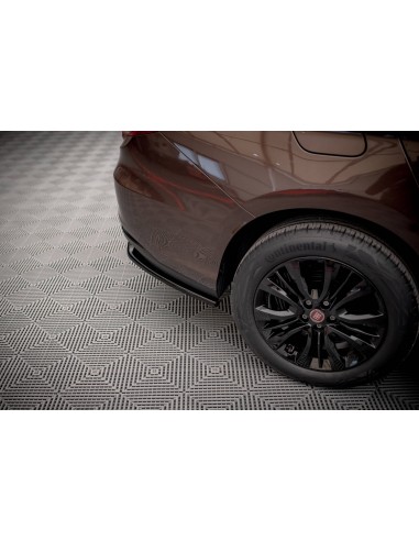 Lip trasero Fiat Tipo S Sedan Mk1 (Con barras verticales)