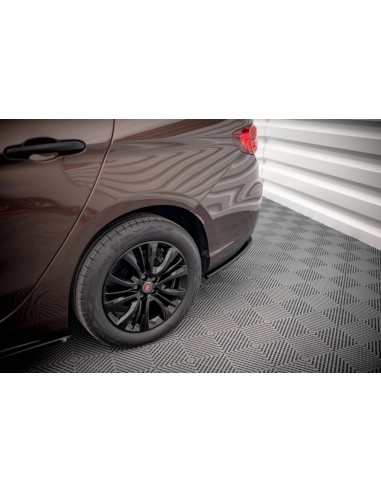 Lip trasero Fiat Tipo S Sedan Mk1 (Con barras verticales)