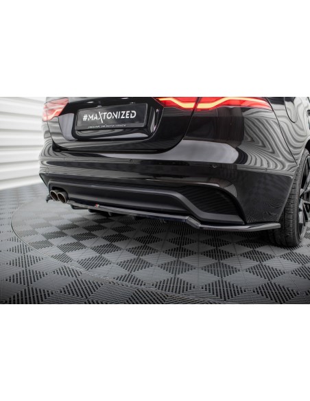 Lip trasero Jaguar XE X760 (Facelift)(Con barras verticales)