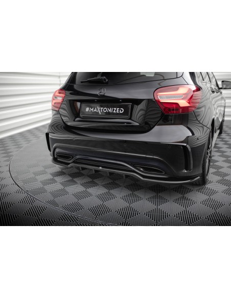 Lip trasero Mercedes-Benz Clase A W176 (AMG Line)(Facelift)(Con barras verticales) Lip trasero Mercedes-Benz Clase A W176 (AMG Line)(Facelift)(Con barras verticales)