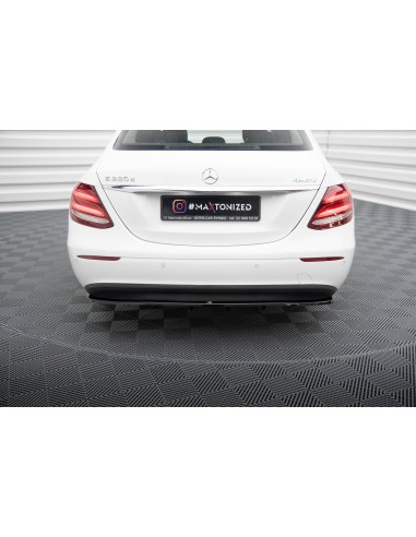 Lip trasero Mercedes-Benz E W213 (Con barras verticales)