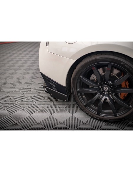 Lip trasero Nissan GT-R R35 (Facelift)(Con barras verticales)(Con flaps)