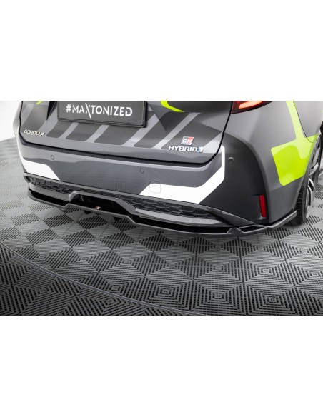 Lip trasero Toyota Corolla XII Touring Sports (GR Sport)(Con barras verticales)