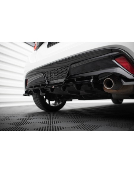 Lip trasero Toyota Yaris Mk4 (GR Sport)(Con barras verticales)