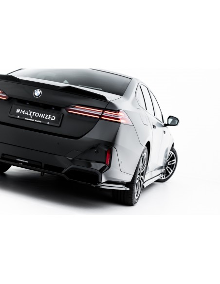 Lip trasero V.1 BMW Serie 5 G60 (Con pack M)(Con barras verticales)