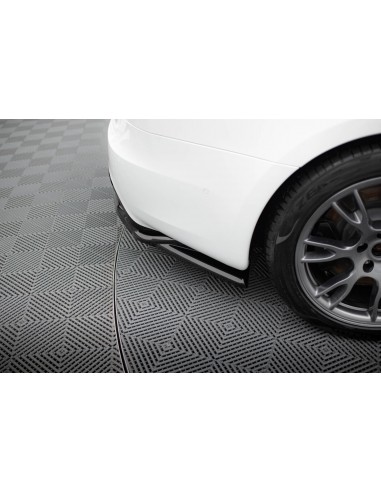 Lip trasero V.2 Tesla Model S Plaid (Facelift)(Con barras verticales)