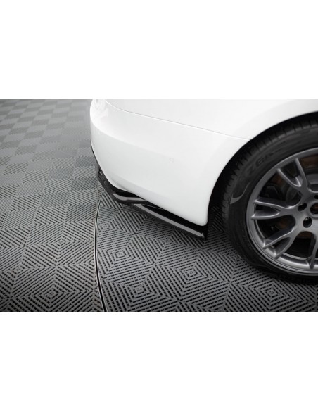 Lip trasero V.2 Tesla Model S Plaid (Facelift)(Con barras verticales)