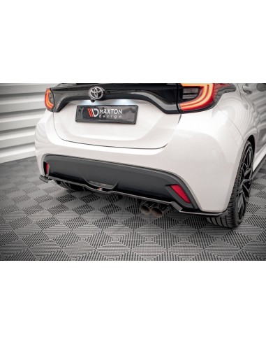 Lip trasero V.2 Toyota Yaris Mk4 (Con barras verticales)