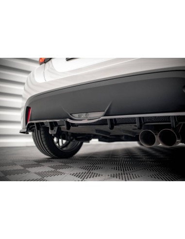 Lip trasero V.2 Toyota Yaris Mk4 (Con barras verticales)