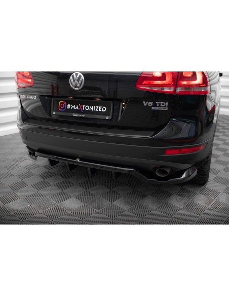 Lip trasero Volkswagen Touareg Mk2 (Con barras verticales)