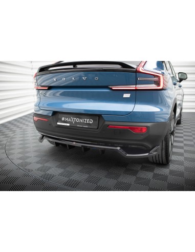 Lip trasero Volvo C40 (Con barras verticales)