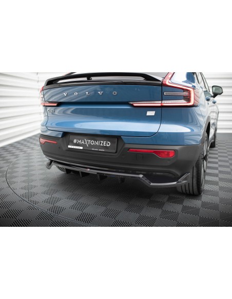 Lip trasero Volvo C40 (Con barras verticales)