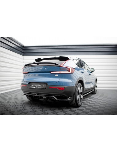 Lip trasero Volvo C40 (Con barras verticales)