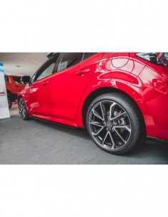 Faldones laterales Toyota Corolla XII Hatchback 2