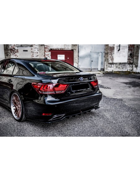 Lip trasero central Leuxs LS Mk4 (Facelift)(Con barras verticales)