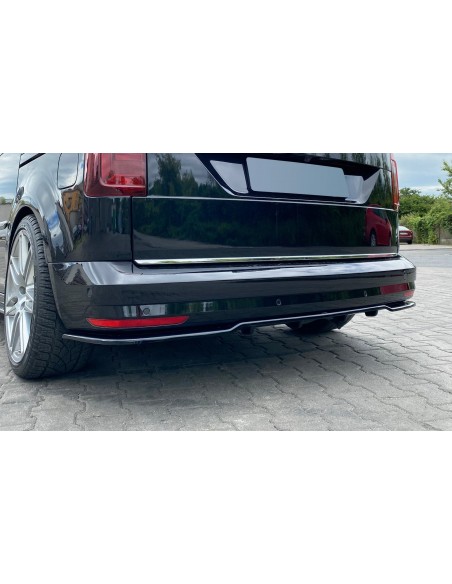 Lip trasero central Volkswagen Caddy Mk4 (Con barras verticales) Lip trasero central Volkswagen Caddy Mk4 (Con barras verticales)