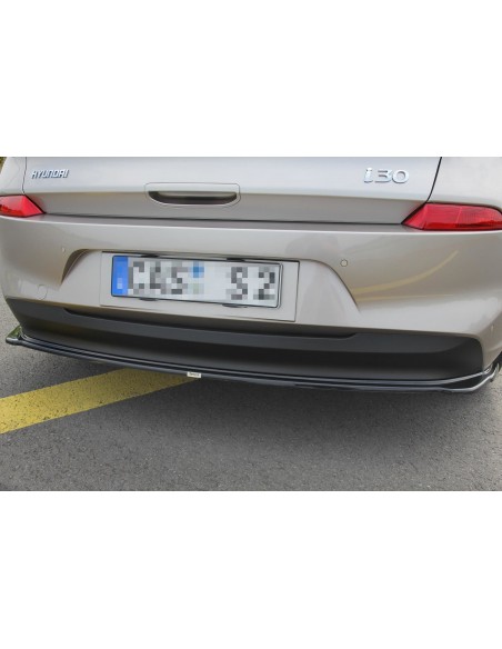 Lip trasero central Hyundai i30 Mk3 Hatchback (Sin barras verticales) Lip trasero central Hyundai i30 Mk3 Hatchback (Sin barras verticales)
