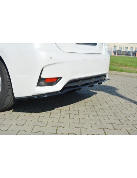 Lip trasero central Lexus CT Mk1 (Facelift)(con barras verticales) Lip trasero central Lexus CT Mk1 (Facelift)(con barras verticales)