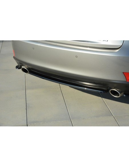 Lip trasero central Lexus IS T Mk3 (sin barras verticales) Lip trasero central Lexus IS T Mk3 (sin barras verticales)