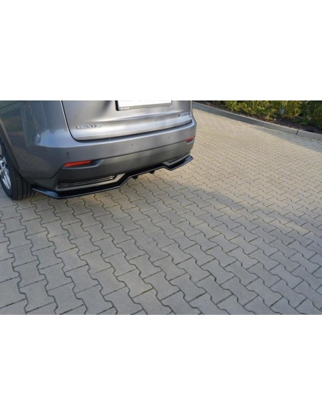 Lip trasero central Lexus NX H Mk1 (con barras verticales) Lip trasero central Lexus NX H Mk1 (con barras verticales)