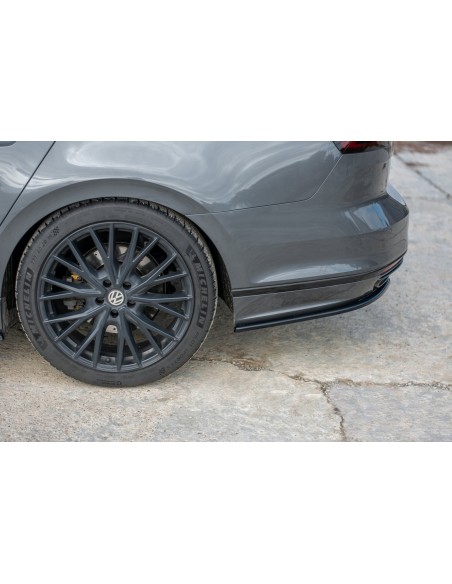 Lips traseros laterales Volkswagen Passat B8 (R-Line) Lips traseros laterales Volkswagen Passat B8 (R-Line)