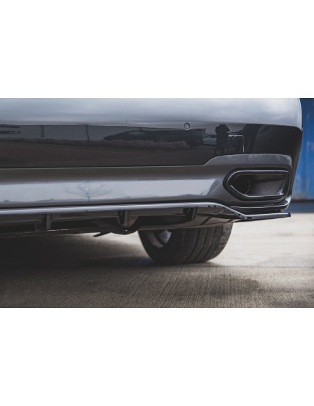 Lip trasero central BMW Serie 7 G11 (Con pack M)(Con barras verticales) Lip trasero central BMW Serie 7 G11 (Con pack M)(Con barras verticales)