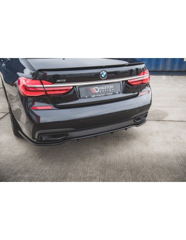Lip trasero central BMW Serie 7 G11 (Con pack M)(Con barras verticales)