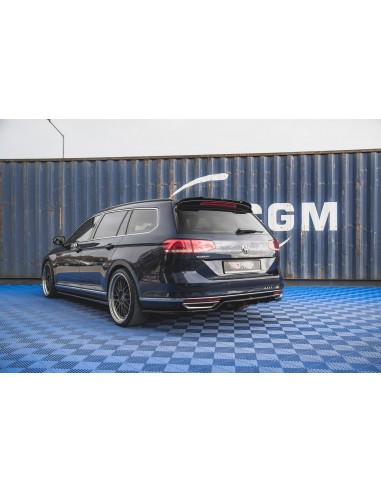 Lip trasero central Volkswagen Passat B8 (Con barras verticales)