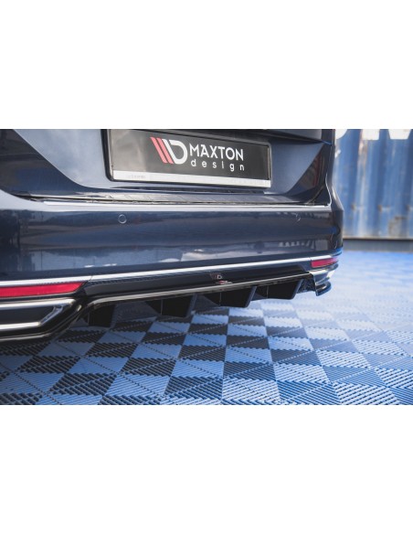 Lip trasero central Volkswagen Passat B8 (Con barras verticales) Lip trasero central Volkswagen Passat B8 (Con barras verticales)