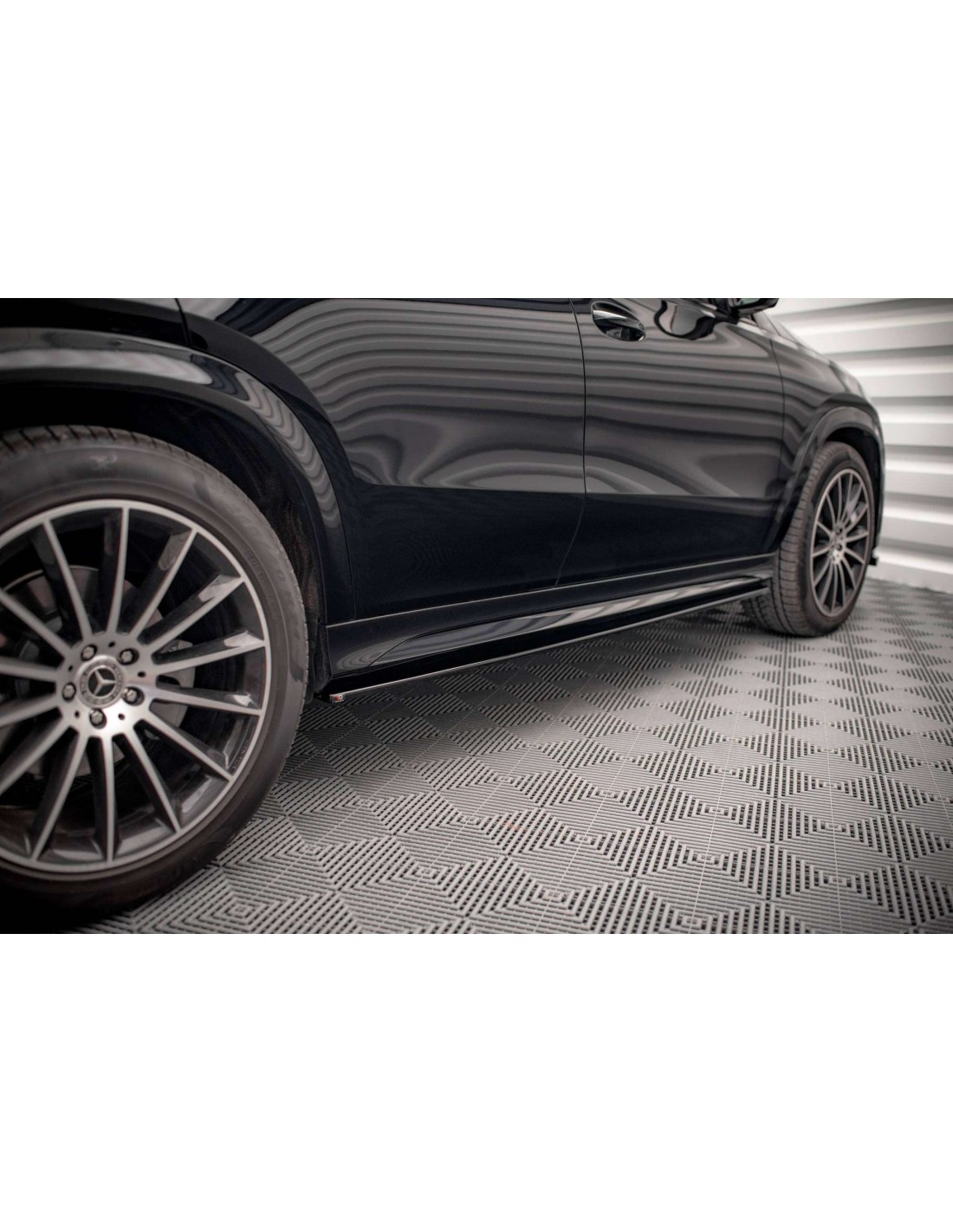 Mercedes-Benz GLE Coupe C167 fém modell autó 1:18-as méretben
